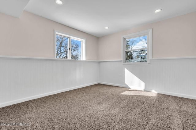 24 Cedar Hill Lane, Toms River, NJ 08755