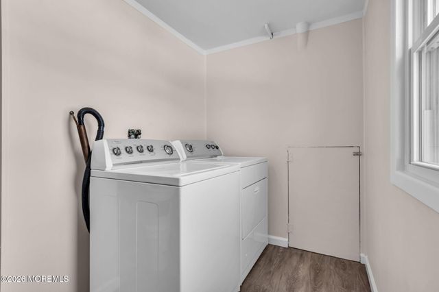 24 Cedar Hill Lane, Toms River, NJ 08755