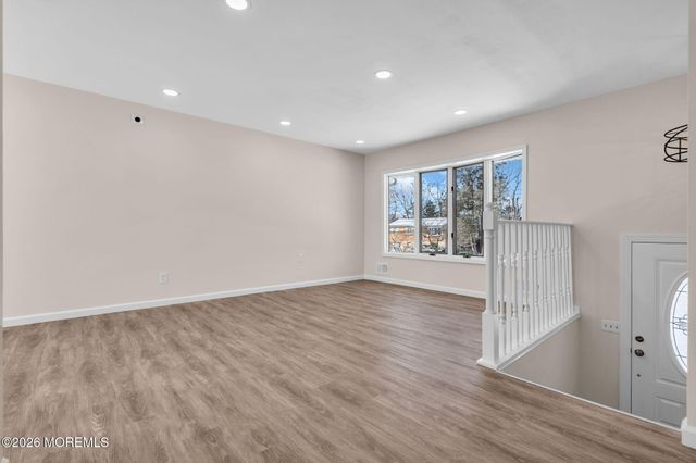 24 Cedar Hill Lane, Toms River, NJ 08755