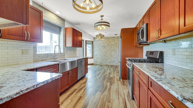 740 W 275 S, Hebron, IN 46341