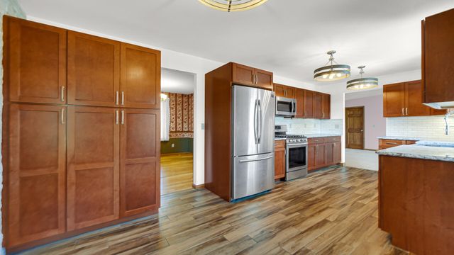 740 W 275 S, Hebron, IN 46341