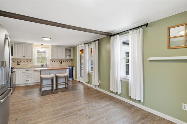 422 S Westfield St, Agawam, MA 01030