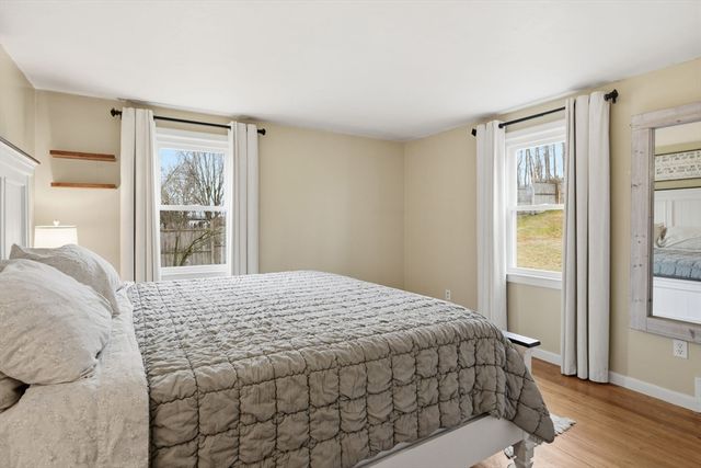 422 S Westfield St, Agawam, MA 01030