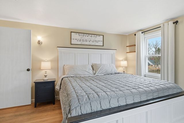 422 S Westfield St, Agawam, MA 01030