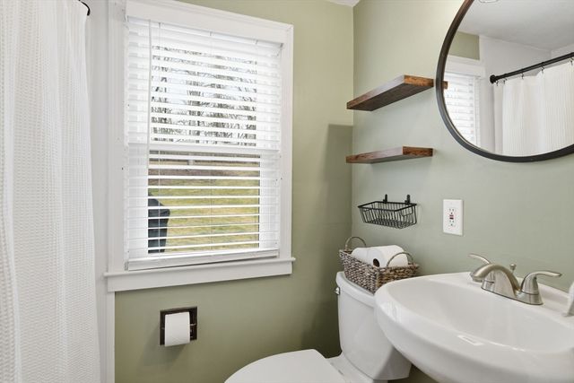 422 S Westfield St, Agawam, MA 01030