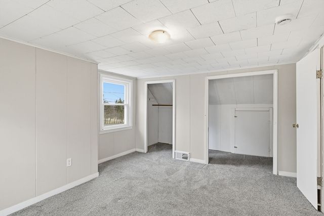 422 S Westfield St, Agawam, MA 01030