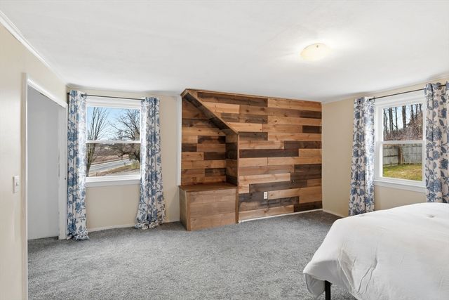 422 S Westfield St, Agawam, MA 01030