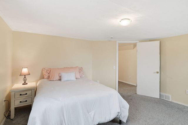 422 S Westfield St, Agawam, MA 01030