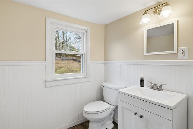 422 S Westfield St, Agawam, MA 01030