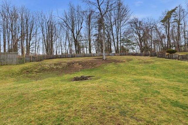 422 S Westfield St, Agawam, MA 01030