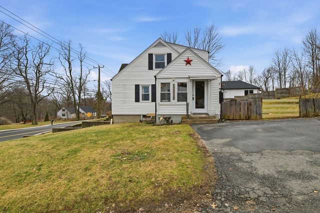 422 S Westfield St, Agawam, MA 01030