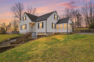 422 S Westfield St, Agawam, MA 01030