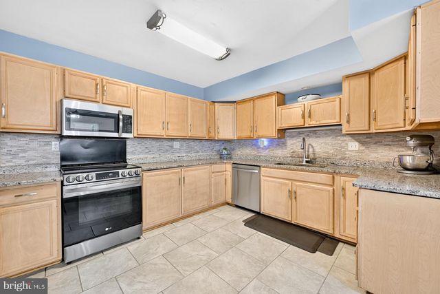 335 FOX HOLLOW DR, Feasterville Trevose, PA 19053