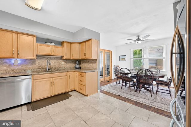 335 FOX HOLLOW DR, Feasterville Trevose, PA 19053