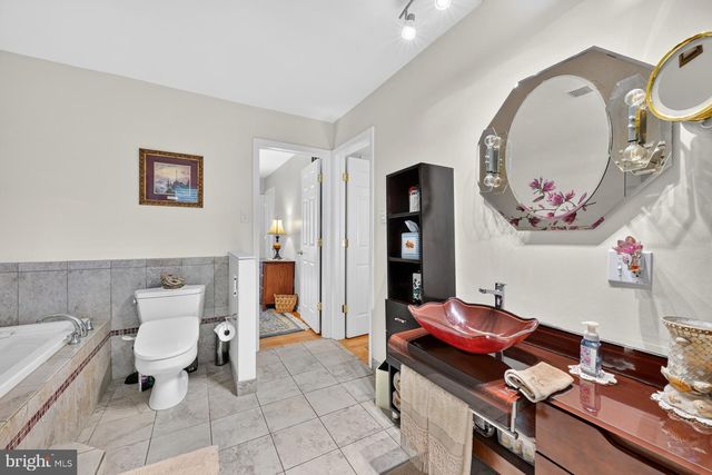 335 FOX HOLLOW DR, Feasterville Trevose, PA 19053