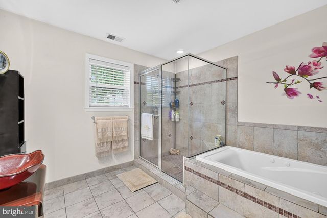 335 FOX HOLLOW DR, Feasterville Trevose, PA 19053