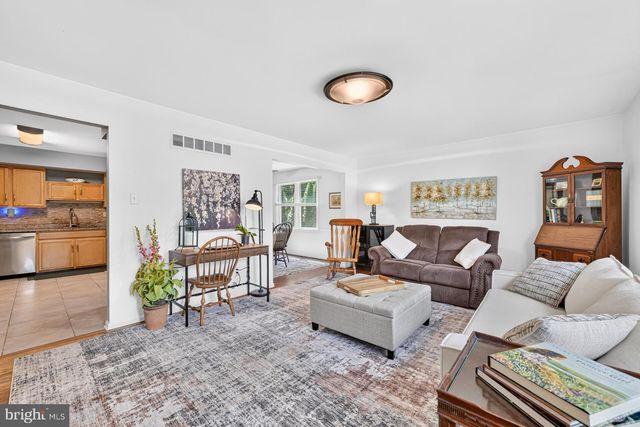 335 FOX HOLLOW DR, Feasterville Trevose, PA 19053