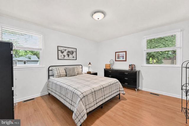335 FOX HOLLOW DR, Feasterville Trevose, PA 19053