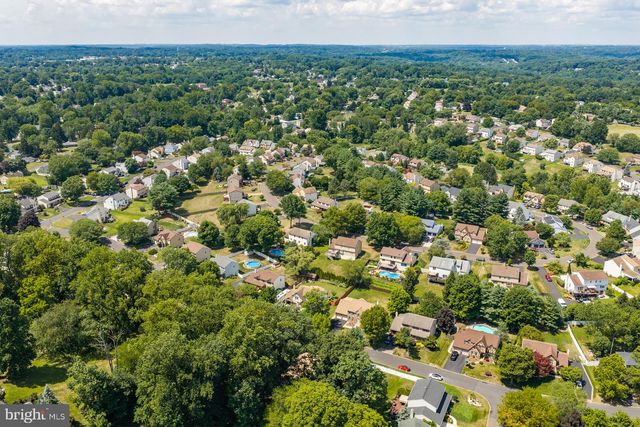 335 FOX HOLLOW DR, Feasterville Trevose, PA 19053