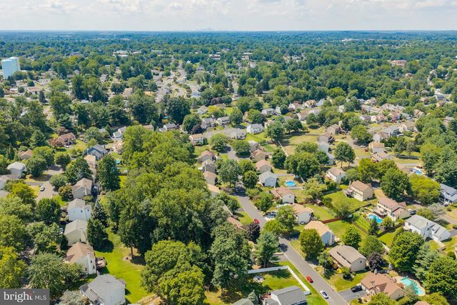 335 FOX HOLLOW DR, Feasterville Trevose, PA 19053