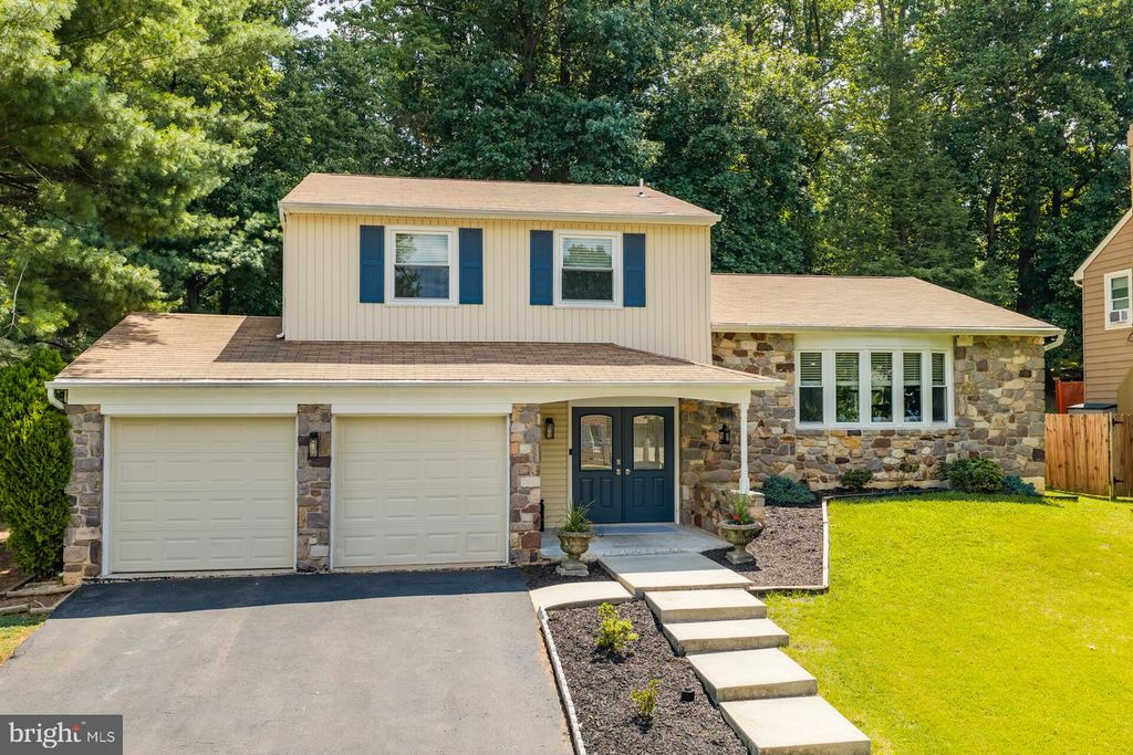 335 FOX HOLLOW DR, Feasterville Trevose, PA 19053