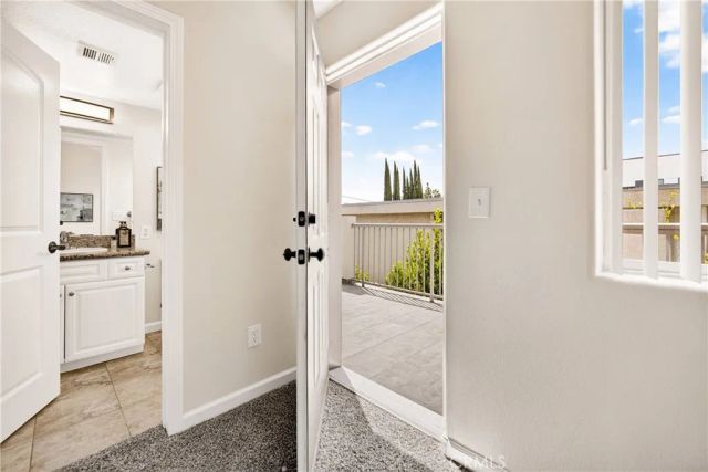 6446 Woodley Avenue 3, Lake Balboa, CA 91406