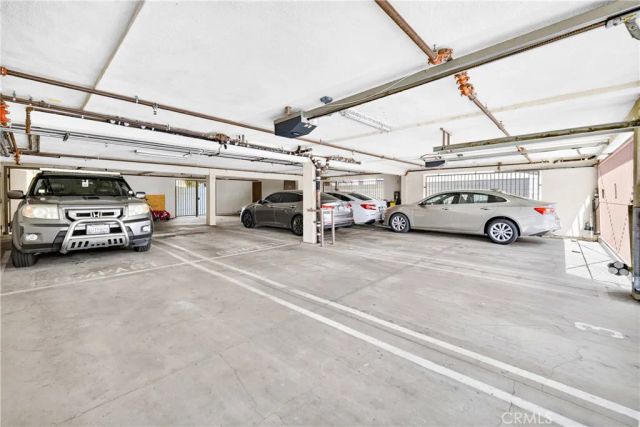6446 Woodley Avenue 3, Lake Balboa, CA 91406