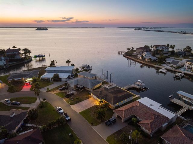 2288 EDYTHE DRIVE, Dunedin, FL 34698