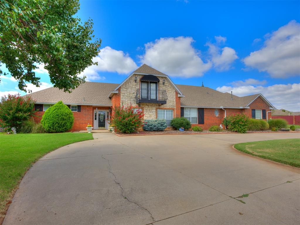 4109 Olde Pond Court, Moore, OK 73160
