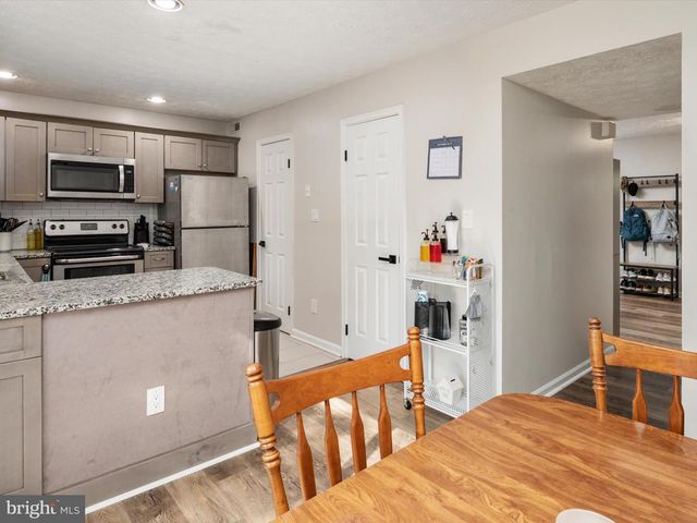2139 COMMISSARY CIR, Odenton, MD 21113