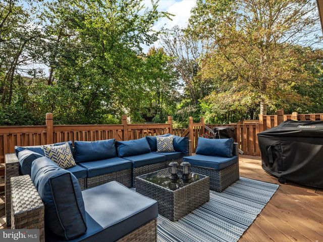 2139 COMMISSARY CIR, Odenton, MD 21113