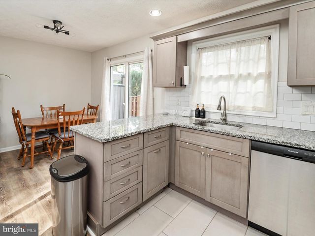 2139 COMMISSARY CIR, Odenton, MD 21113