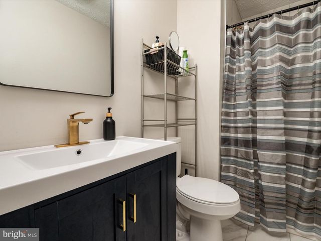 2139 COMMISSARY CIR, Odenton, MD 21113