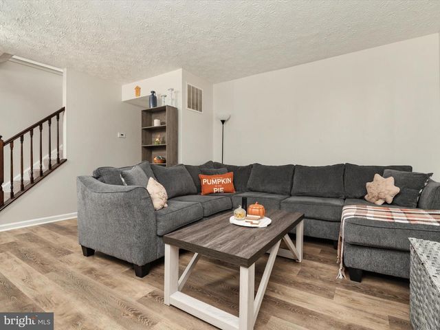 2139 COMMISSARY CIR, Odenton, MD 21113