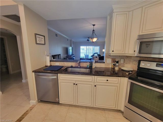 3037 Driftwood WAY 3505, Naples, FL 34109
