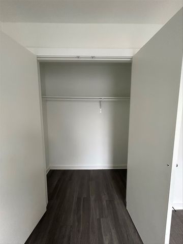 321 E 8th Street 111, Dallas, TX 75203