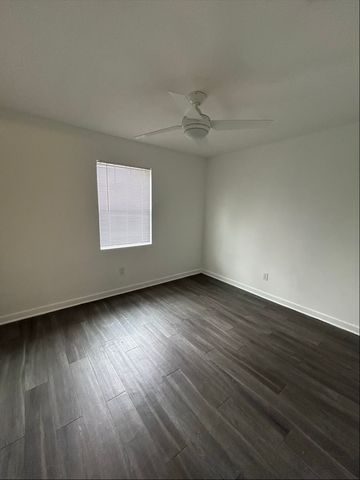 321 E 8th Street 111, Dallas, TX 75203