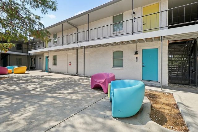 321 E 8th Street 111, Dallas, TX 75203