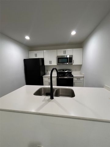 321 E 8th Street 111, Dallas, TX 75203