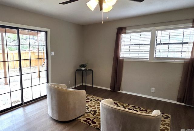 1385 PEBBLE BEACH RD, Lakehills, TX 78063
