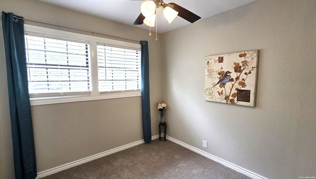 1385 PEBBLE BEACH RD, Lakehills, TX 78063