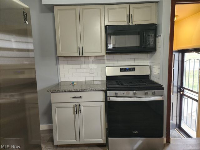 18990 Raymond Street, Maple Heights, OH 44137