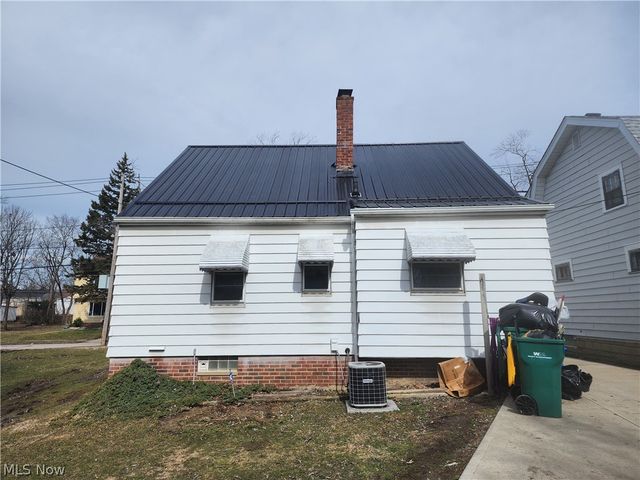 18990 Raymond Street, Maple Heights, OH 44137