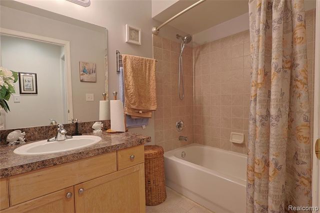 3581 Oakmonte Boulevard, Rochester, MI 48306