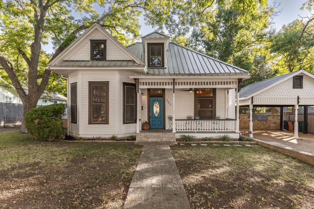 203 Leland ST, Austin, TX 78704