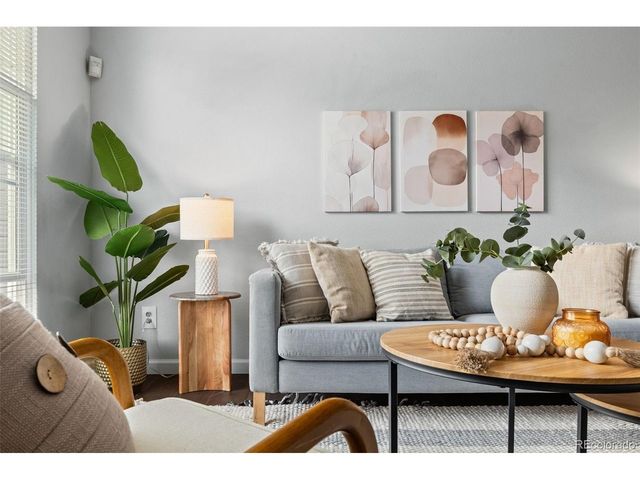 1653 S Blackhawk Way B, Aurora, CO 80012