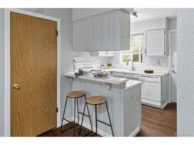 1653 S Blackhawk Way B, Aurora, CO 80012