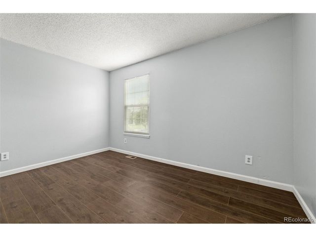 1653 S Blackhawk Way B, Aurora, CO 80012