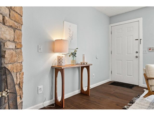 1653 S Blackhawk Way B, Aurora, CO 80012