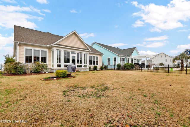 858 Lake Willow Way, Holly Ridge, NC 28445